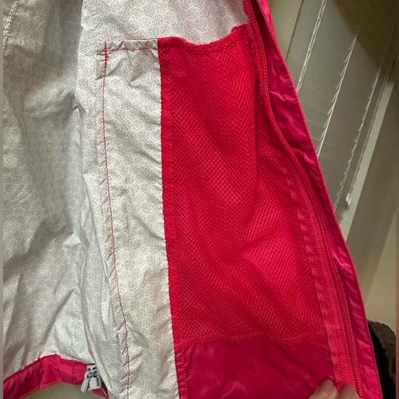The North Face Women’s Hot Pink Rain Jacket Medium - Picture 4 of 6